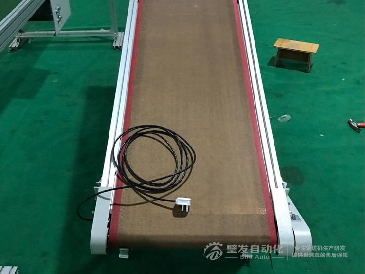 特佛龍網(wǎng)帶斜坡輸送機